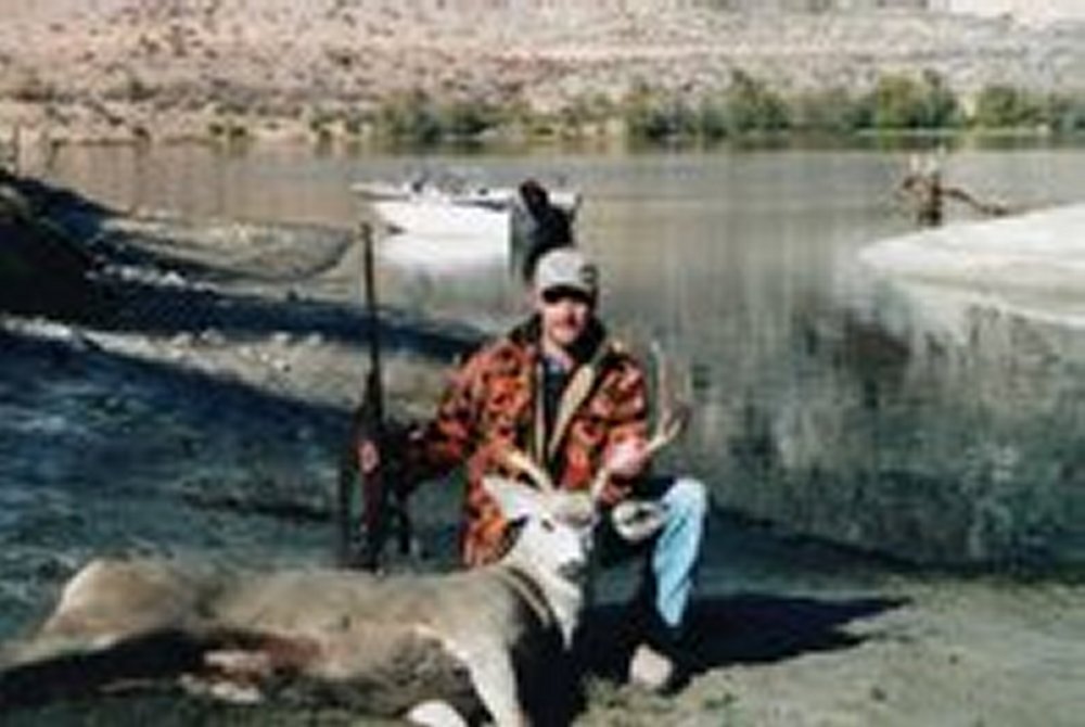 35-2006MuleyBuck.jpg