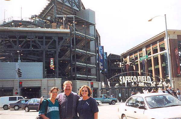 Kimmy, the other Bob in Forks (Olympic Sporting Goods owner), and Fishgal make the trek from Forks to Safeco Field for an M's ga