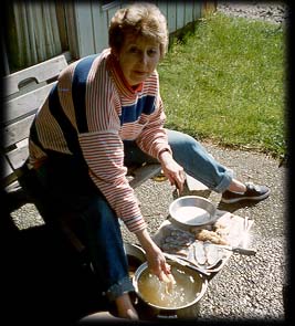 The world's best clam cleaner ... Mom.